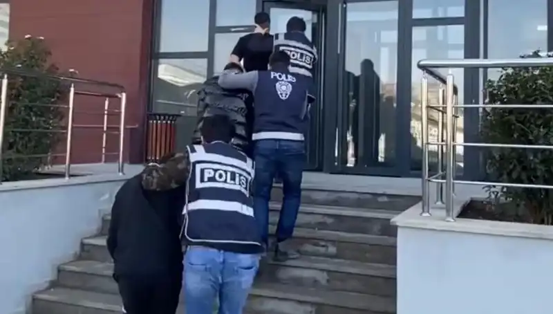 Korsan Taksi Gaspı: Şehirdeki Güvenlik Alarmı Yükseliyor!