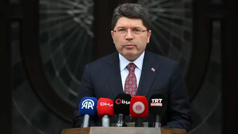 İmralı Heyeti, Adalet Bakanı Tunç ile Tarihi Görüşme Gerçekleştiriyor