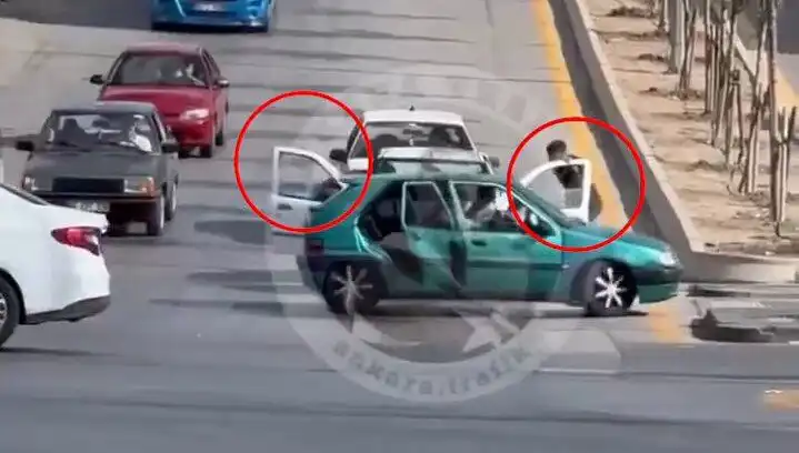 Trafikte Bıçak ve Kılıçlarla Saldırı: Güvenlik Ekipleri Harekete Geçti