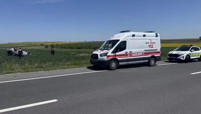 Edirne'de Devrilen Otomobil Kazasında İki Kişi Yaralandı!