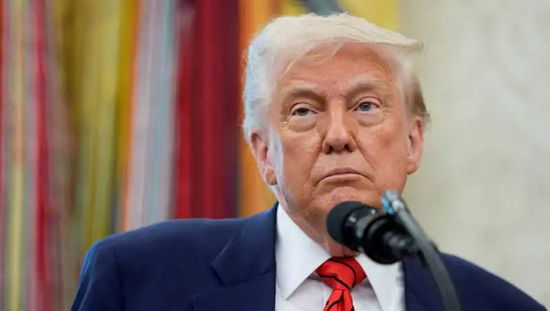Trump, G7 Zirvesi'nden Sıradışı Bir Şekilde Ayrıldı: Beyaz Saray'da Acil Toplantı Toplantısı