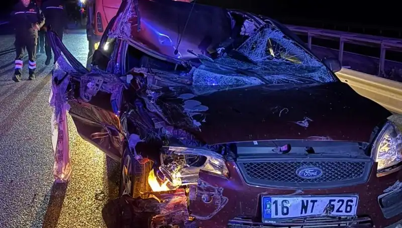 Afyonkarahisar’da Otomobil ve TIR Çarpıştı: Acı Kaza 4 Yaralıyla Sonuçlandı