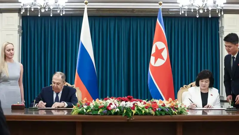 Rusya ve Kuzey Kore Arasında Stratejik Ortaklık: Lavrov'un Yeni Adımları