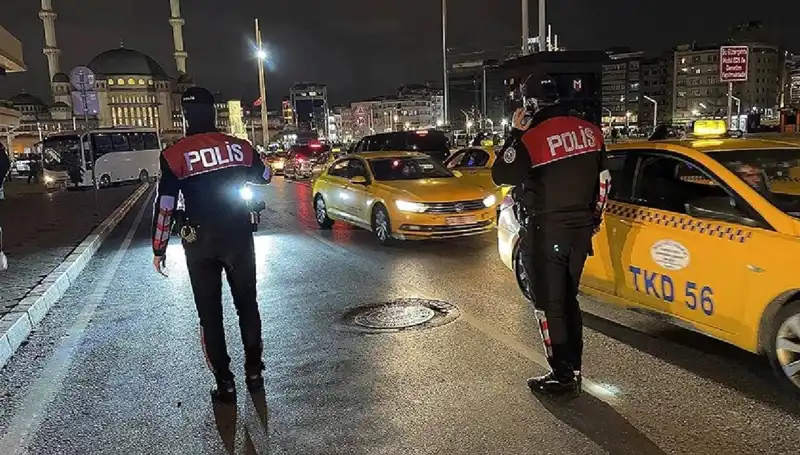 İstanbul'da "Huzur İstanbul" Operasyonu: 873 Gözaltı ile Güvenlik Kontrolü Gerçekleştirildi