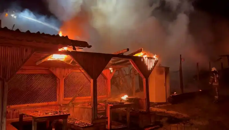 Şile’de Gözleme Restoranları Küller İçinde: Altı İşletme Yanarak Yok Oldu