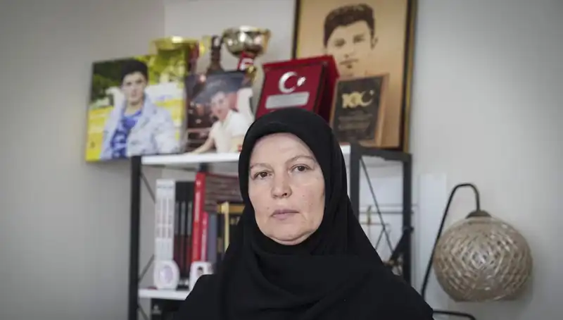 15 Temmuz'un 16 Yaşındaki Şehidi: Mahir Ayabak'ın Ailesinin Yokluğu ve Acısı