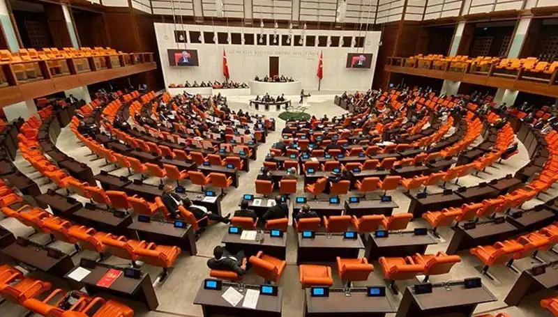 Emekli İkramiyesi 4 Bin TL'ye Yükseliyor: TBMM'den İlk Adım Atıldı