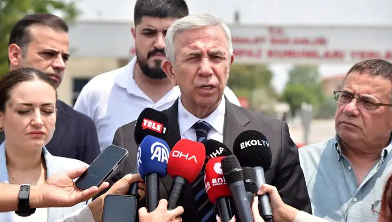Mansur Yavaş, Antalya'da Muhittin Böcek’i Ziyaret Etti: İşbirlikleri Yolda