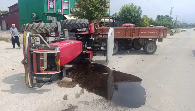 : Otomobil-Traktör Çarpışması: Şok Edici Kaza İki Yaralı