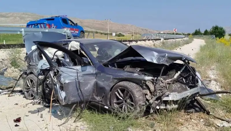 Sivas'ta Art Arda Gelen Trafik Kazaları: 9 Kişi Yaralandı