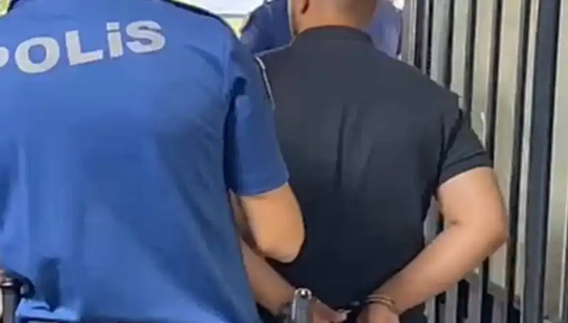 İzmir'de Polise Saldırı: Olayın Ardındaki Gerçekler ve Gelişmeler