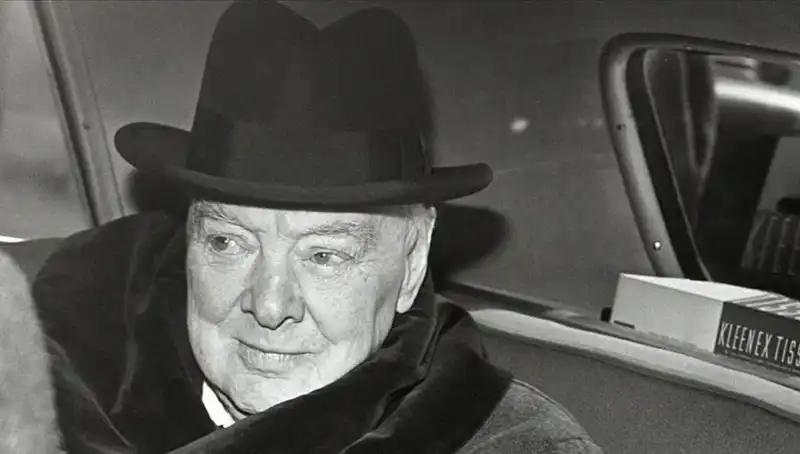 Churchill’in Bekar Evi Tarihi Bir Fırsatla Satışta: 3,75 Milyon Sterlin ile Sahibini Arıyor