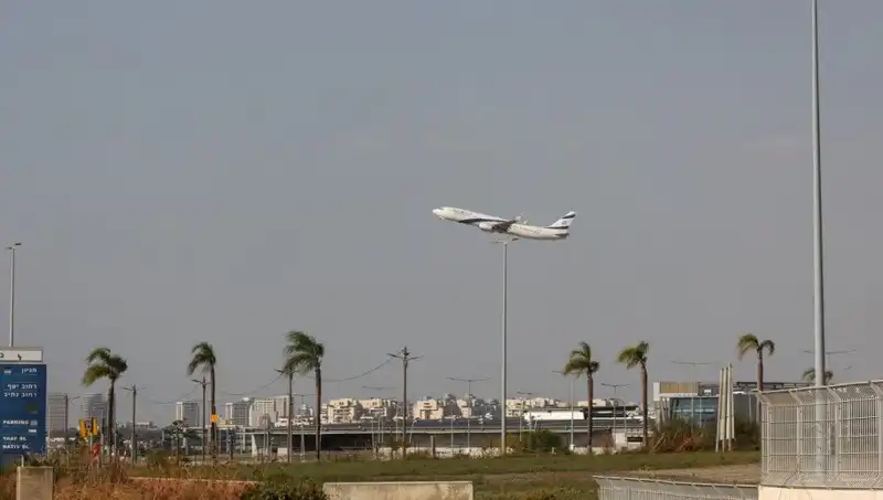 Husiler, İsrail'in Ben Gurion Havalimanı'na Füze Saldırısı Gerçekleştirdi