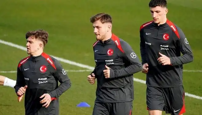 Milli Yıldız Fenerbahçe'den Galatasaray'a Transfer Oluyor!