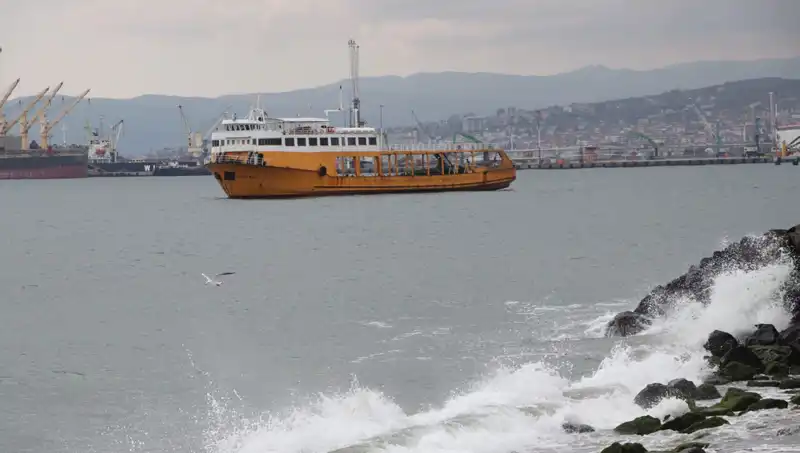 Tekirdağ’da Poyraz Fırtınası Denizde Ulaşımı Engelledi