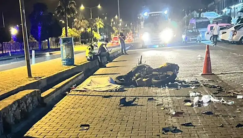 Alanya'da Motosiklet Kazası: Gençlerin Hayatını Kayıpliği Anne ve Baba Kırılacak mı?