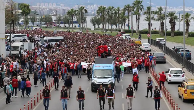İzmir'deki Grev Eylemleri 4. Gününde: İşçilerin Talepleri ve Direnişi
