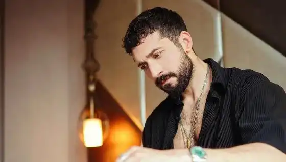 Emre Bulut'a Büyüleyici Suçlama: Sahte Komiser İddiasıyla Gündeme Geldi
