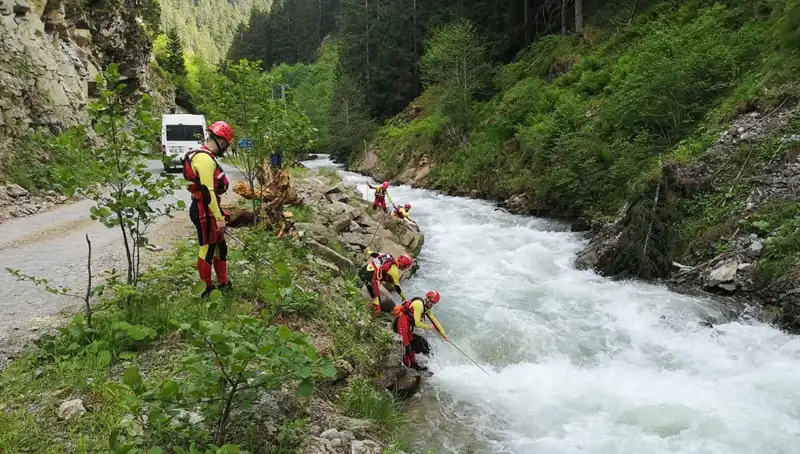 Trabzon'da Dereye Düşen Çocuğun Akıbeti Belirsiz: Babasına Adli Kontrol Kararı Çıktı