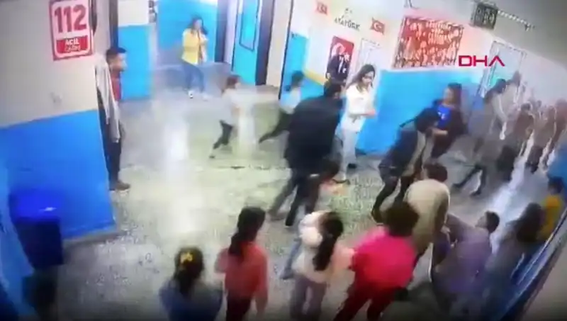 Öğrenci Bayıldı: Okul Müdür Yardımcısı Hayat Kurtardı