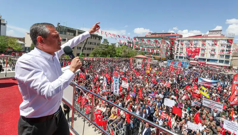 Özgür Özel'den Çarpıcı Açıklama: Örgütün Silah Bırakma Çağrısına Desteği