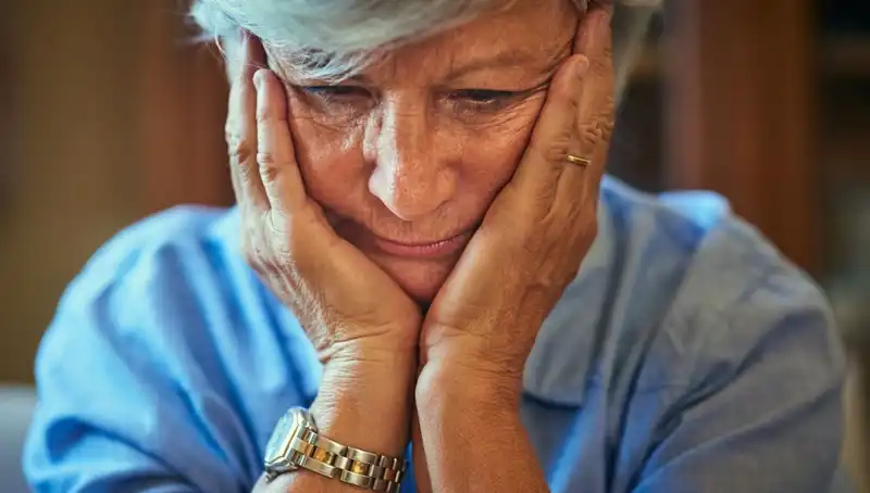 40'lı Yaşlarında Alzheimer ile Mücadele: Erken Belirtiler Stres Sanıldı