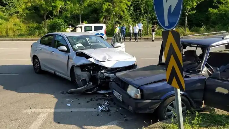 Görele'de Feci Kaza: Sürücü Araç Camından Fırladı, Olay Bütün Şehri Şok Etti