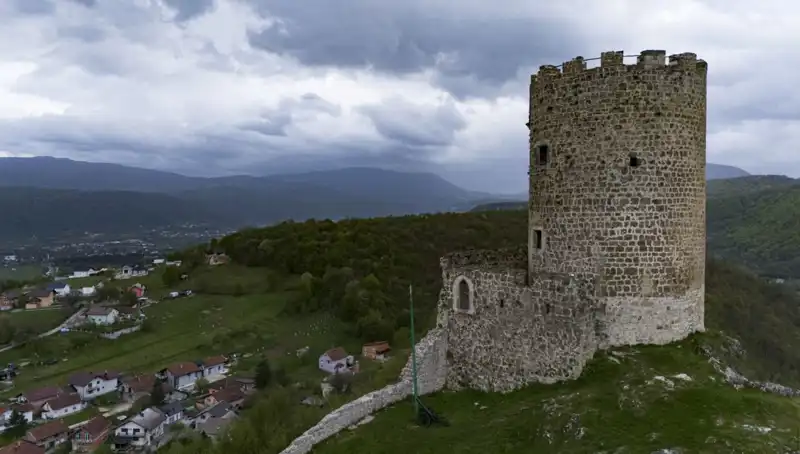 Sokolac Kalesi: Bosna-Hersek'in Tarihine Tanıklık Eden Tarihi Yapı