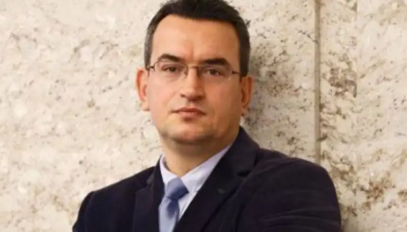Metin Gürcan: DEVA Partisi Kurucu Üyesinin Hayatı ve Siyasi Yolculuğu