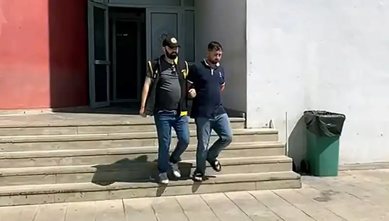Başkomiser Kadir: AVM'de Duygu Dolu Bir Ayrılış Hikayesi