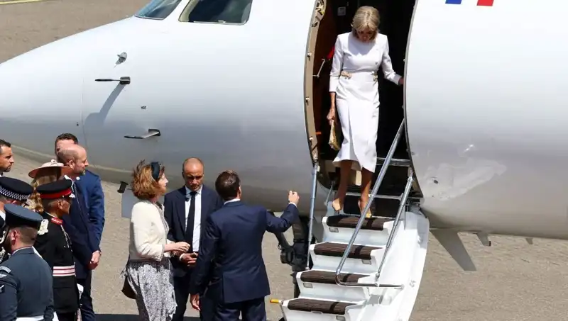 Fransa Cumhurbaşkanı Macron'un Eşinden Beklenmedik Tavır: Kriz Derinleşiyor